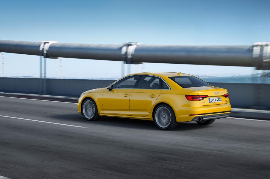  Audi A4 2.0 TFSI Quattro S-Line (B9) 2015 года  (WW) (фото 14 из 17)